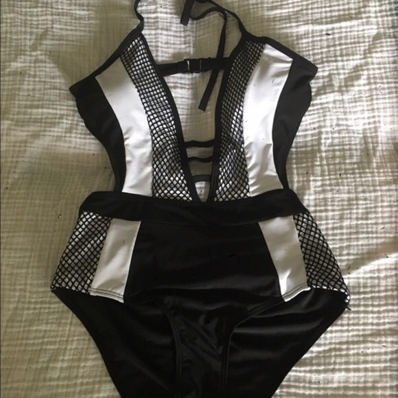 BLACK AND WHITE STRIPED MONOKINI SWIMSUIT - Picture 2 of 6